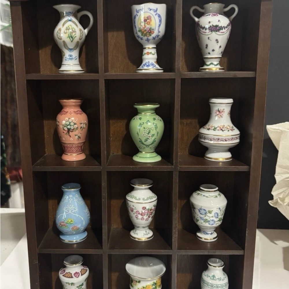 Vintage 1982 Franklin Mint Floral Porcelain Mini Vase Set of 12 Japan